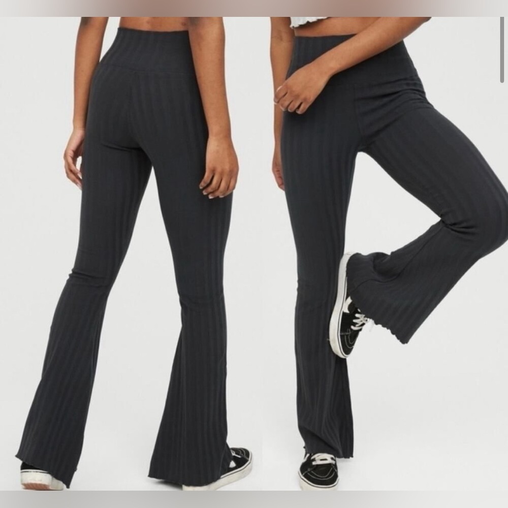 Aerie Offline Black Ribbed OG Groove Hi-Rise Flare Leggings Women’s Sz Med NWT